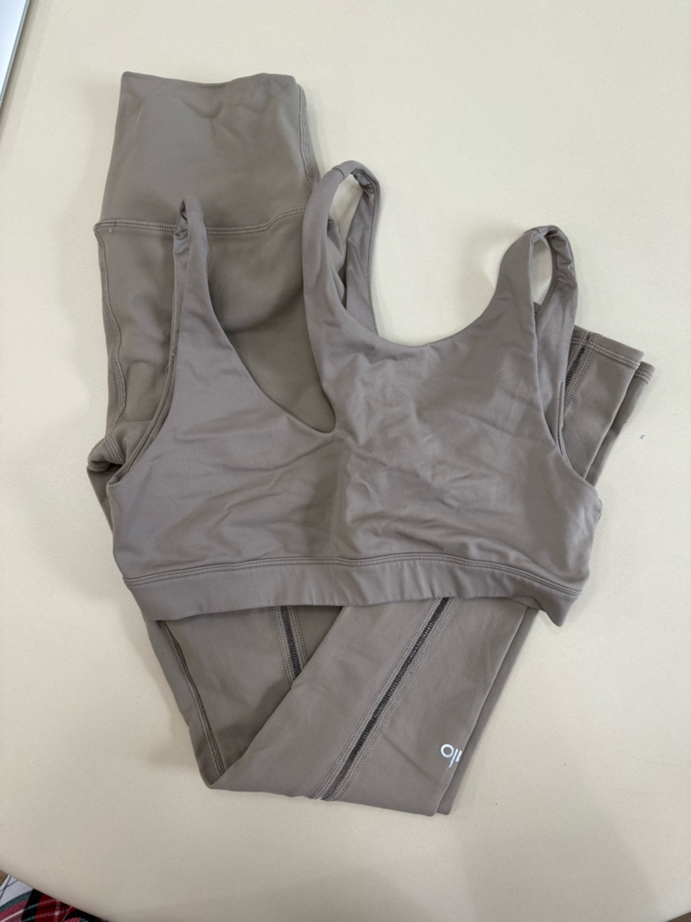 Alo Set Taupe